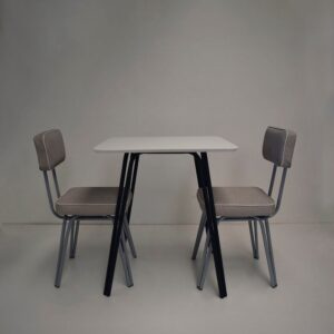 Combo Sillas Vintage + Mesa vintage Bar